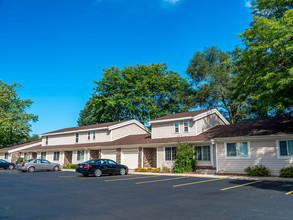 Evergreen Park Townhomes and Apartments in Lansing, MI - Building Photo - Building Photo