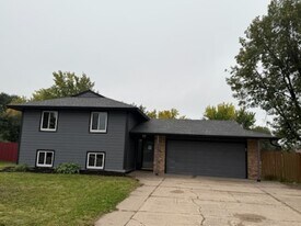 244 150th St W in Apple Valley, MN - Building Photo