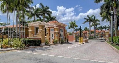 642 SW 106th Ave in Pembroke Pines, FL - Building Photo - Building Photo