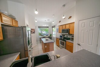 142 N Pineview Dr in Chandler, AZ - Building Photo - Building Photo