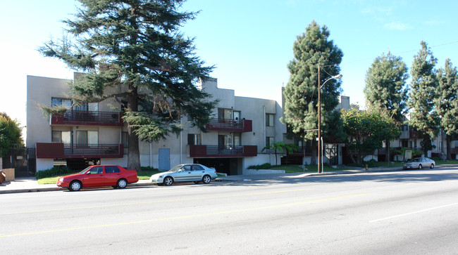 The Metro Apartments in Los Angeles, CA - Building Photo - Building Photo