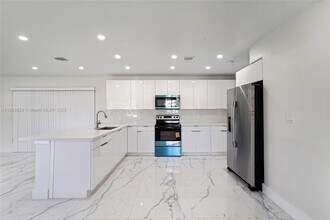 4670 NW 5th St in Plantation, FL - Building Photo - Building Photo