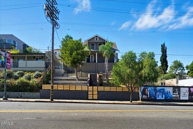 1488 W Sunset Blvd, Unit 1/4 in Los Angeles, CA - Foto de edificio - Building Photo