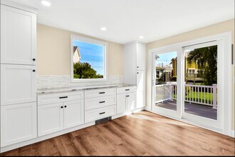 46 Duck Ln, Unit 1 in Hull, MA - Building Photo - Building Photo