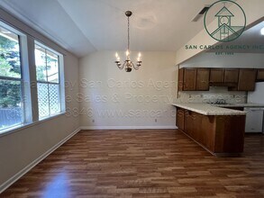 84 Glen Lake Dr in Pacific Grove, CA - Foto de edificio - Building Photo