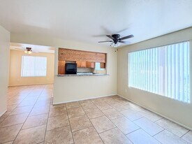 Papago Palms in Phoenix, AZ - Building Photo