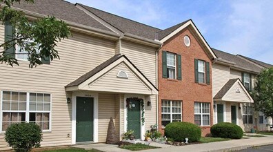 Highland Village Apartments in Upper Sandusky, OH - Foto de edificio - Building Photo