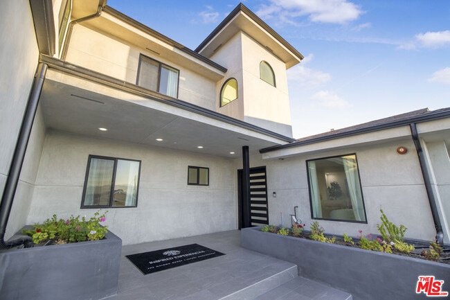 18202 Rancho St in Los Angeles, CA - Building Photo - Building Photo