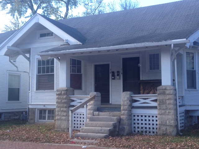 319 N Dunn St in Bloomington, IN - Foto de edificio