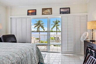 250 Bradley Pl in Palm Beach, FL - Building Photo - Building Photo