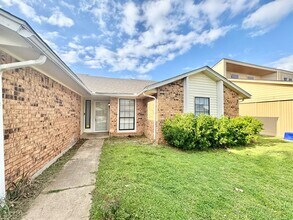 8301 NW 112th St in Oklahoma City, OK - Building Photo - Building Photo