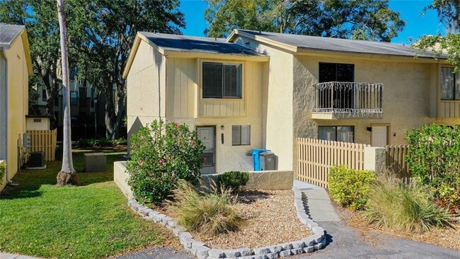 9027 Pebble Creek Dr in Tampa, FL - Building Photo - Building Photo