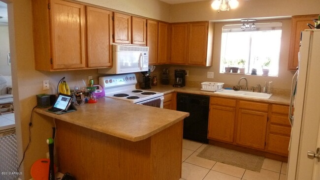 121 E Olive Ave in Gilbert, AZ - Building Photo - Building Photo