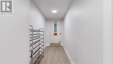 112 Citation Dr in Toronto, ON - Building Photo - Building Photo