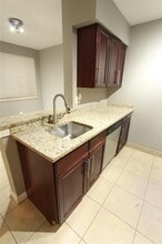 2850 N Oakland Forest Dr in Oakland Park, FL - Building Photo - Building Photo