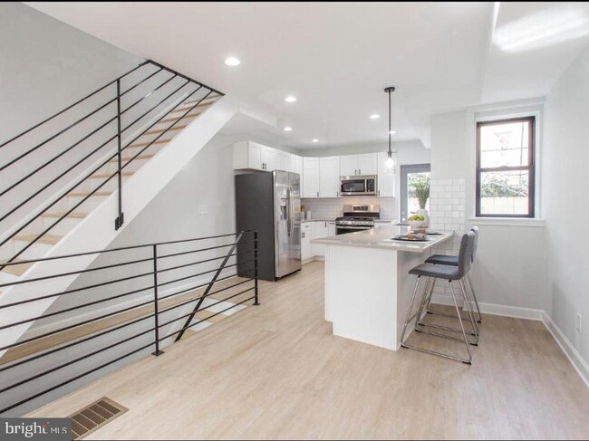 617 Hoffman St in Philadelphia, PA - Building Photo - Building Photo