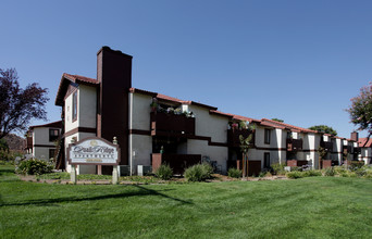 Quail Ridge Apartments in Hemet, CA - Foto de edificio - Building Photo