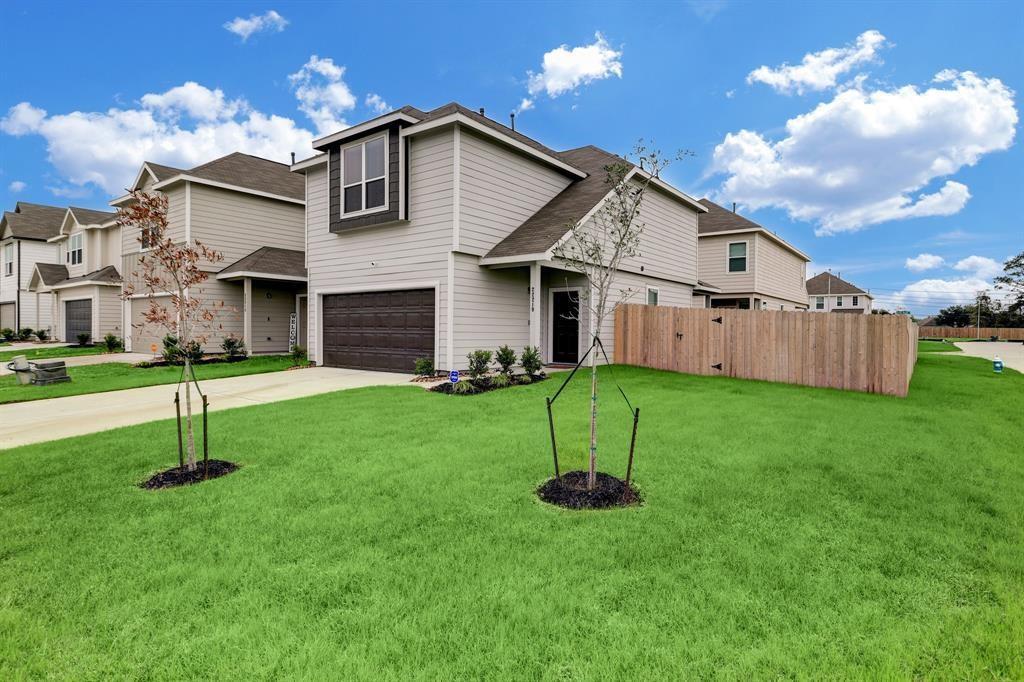 22219 Sovereign Hts Ln. in Houston, TX - Building Photo