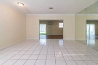 3011 SW 117th Ct in Miami, FL - Foto de edificio - Building Photo