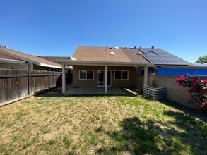 3599 Linnet Dr in Lake Elsinore, CA - Foto de edificio - Building Photo