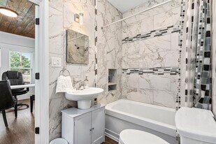 1138 Fannin St in Columbus, TX - Building Photo