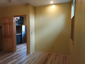 7355 Cleon Ave, Unit JADU in Sun Valley, CA - Building Photo - Building Photo