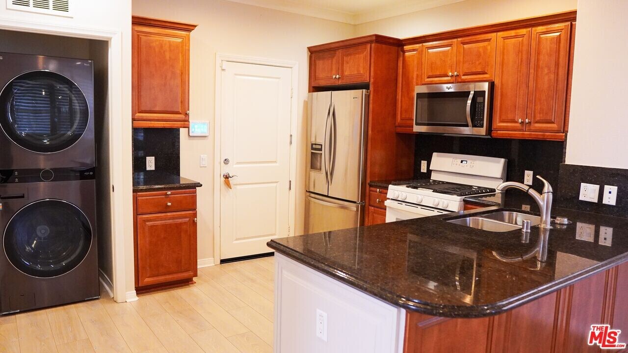 30 Coralwood in Irvine, CA - Building Photo