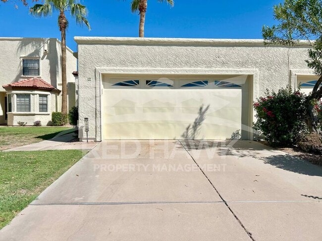 1906 E Sunburst Ln in Tempe, AZ - Building Photo - Building Photo