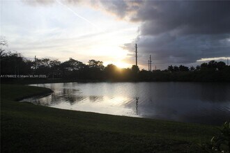 2351 W Preserve Way in Miramar, FL - Foto de edificio - Building Photo
