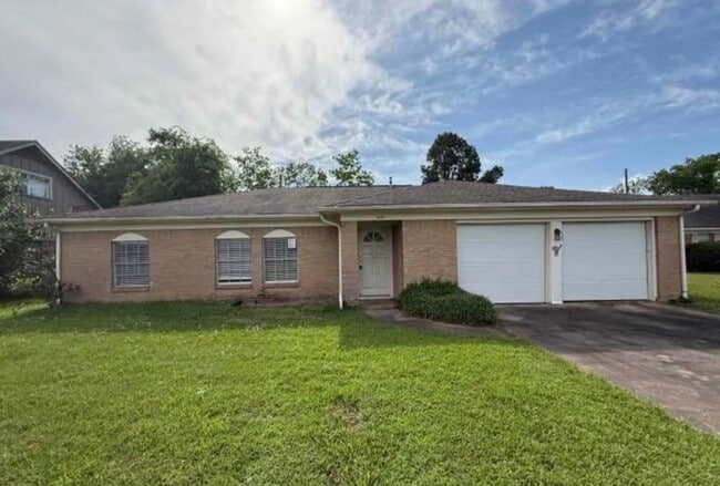 property at 1235 Elaine Dr