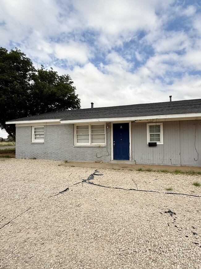 property at 1732 E Dartmouth St