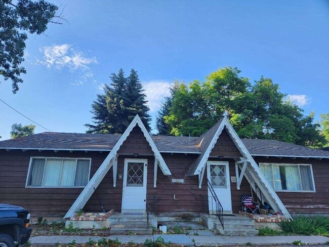 property at 860 E 275 N