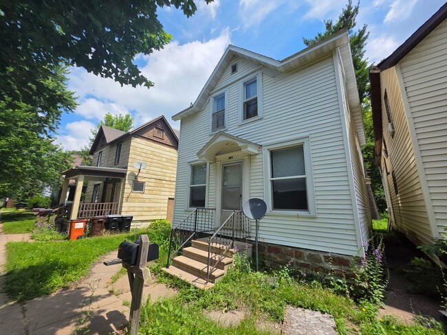 625 N Barstow St in Eau Claire, WI - Building Photo - Building Photo