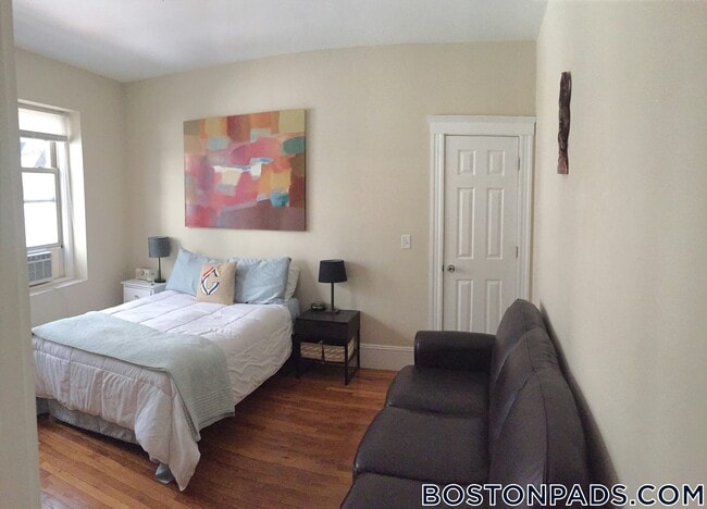 55 Park Dr, Unit 4 in Boston, MA - Building Photo - Building Photo