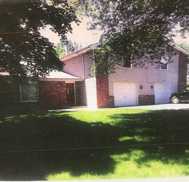 4733 Apple Tree Ln in Columbia, MO - Building Photo - Building Photo