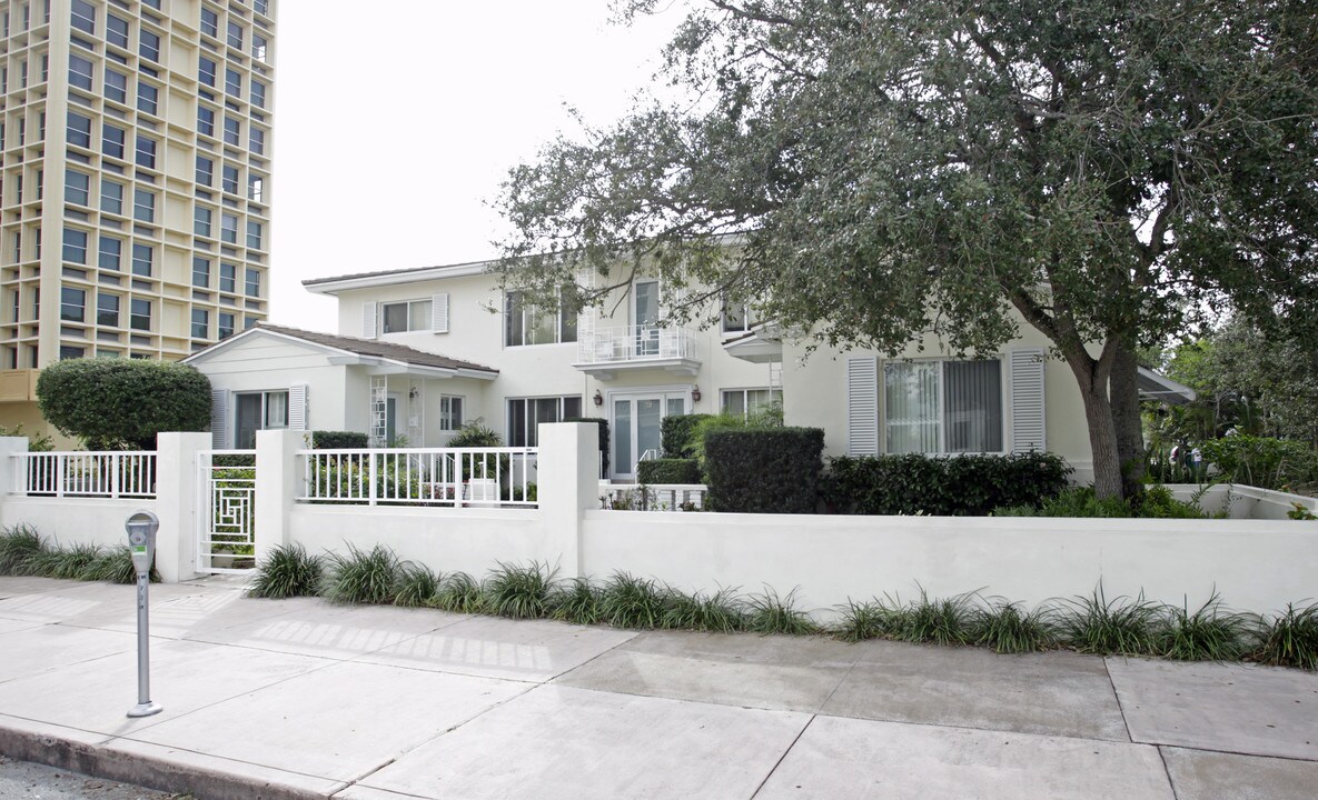 738 Biltmore Way in Miami, FL - Building Photo