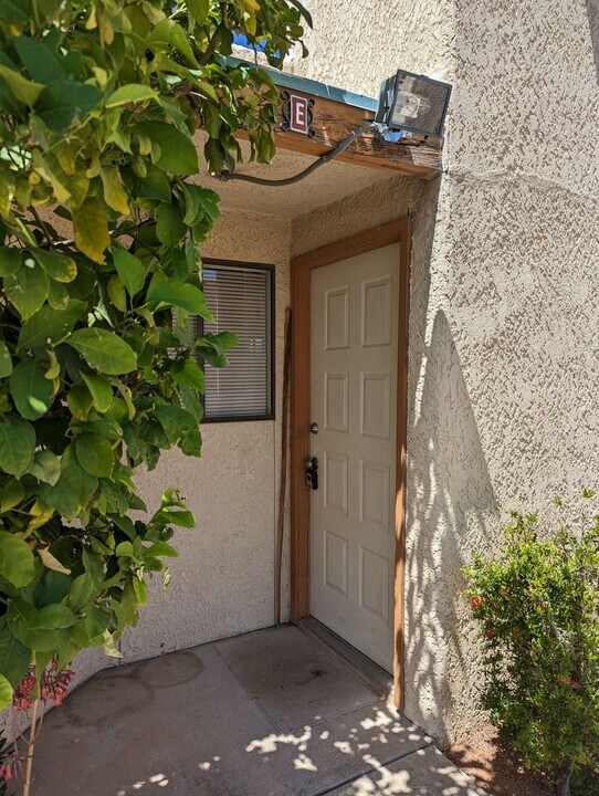 1515 E Hedrick Dr-Unit -E in Tucson, AZ - Building Photo