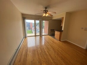 6151 W Thorndale Ave in Chicago, IL - Building Photo - Building Photo