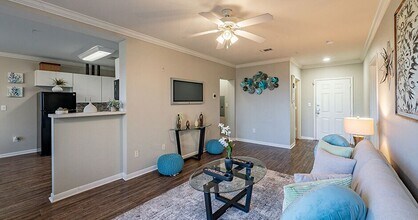 1901 Forest Oaks Dr in Houston, TX - Building Photo - Building Photo