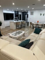739 SE 12th Ave in Deerfield Beach, FL - Building Photo