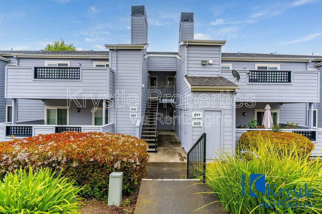 1201 Glen Cove Pkwy in Vallejo, CA - Building Photo