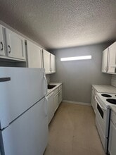 24 Dundas St in Dartmouth, NS - Building Photo - Building Photo