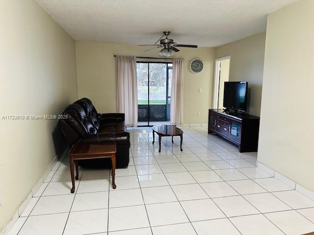 6565 W 26th Dr in Hialeah, FL - Building Photo - Building Photo