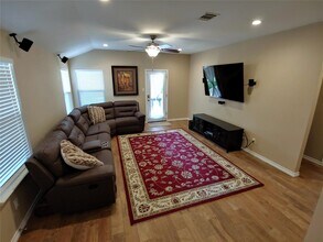 8124 Tockington Way in Austin, TX - Building Photo - Building Photo