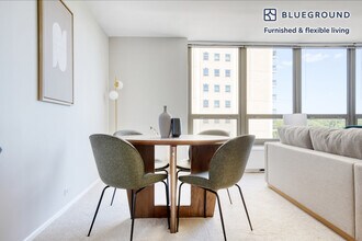 3450 N Lake Shore Dr in Chicago, IL - Building Photo - Building Photo