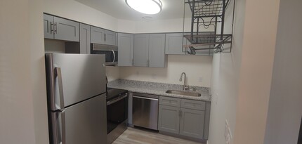 129 Baywood Ave, Unit #2 in Pittsburgh, PA - Building Photo - Building Photo