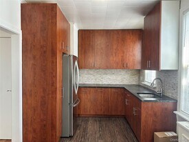 60-34 56th Rd in Queens, NY - Building Photo