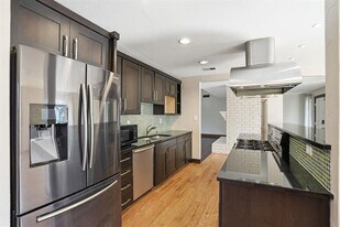 6623 Orangewood Dr in Dallas, TX - Building Photo