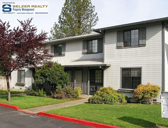 880 S Orchard Ave in Ukiah, CA - Building Photo - Building Photo