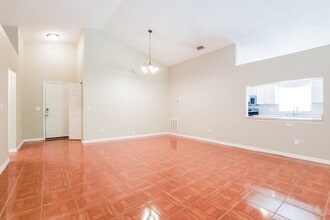 325 Bay St in Apopka, FL - Building Photo - Building Photo